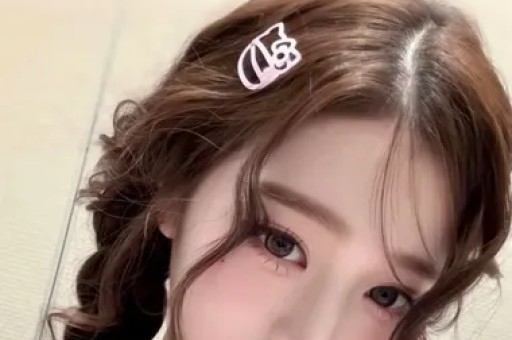 网红自曝恋情背后的流量密码：当炒作遇上女明星